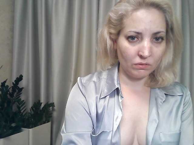 Bilder mariska-kiska look at camera 25, show nipple 20, show breast 40, open pussy 50, open ass 70, undress and show my holes 100 tokens