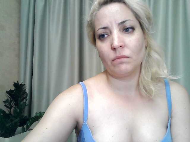 Bilder mariska-kiska look at camera 25, show nipple 20, show breast 40, open pussy 50, open ass 70, undress and show my holes 100 tokens