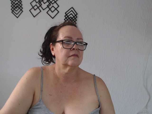 Bilder maturekarime Mature woman hairy and bbw,: tits 30, pussy 35, ass 25, all naked 100, masturbate and cum 120