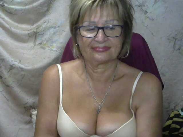 Bilder MatureLissa Who wants to see mature pussy ? pls for @total English and German