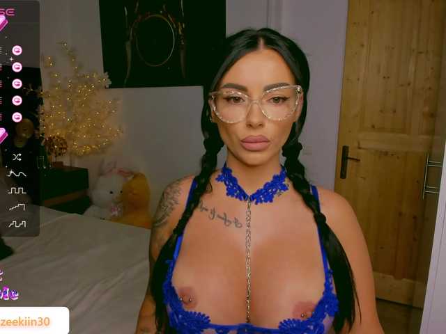 Bilder Mazeekiin30 Hey lovers, I feel naughty today, jump in XX #new #bigboobs #lovense #squirt #bigass