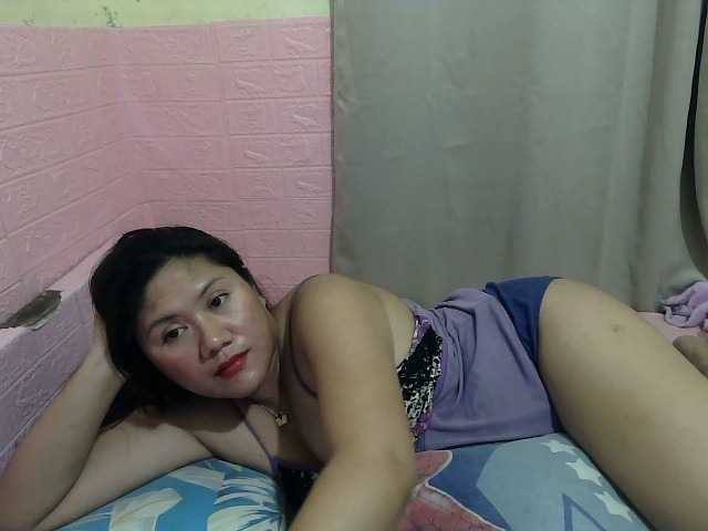 Bilder Meggie30 Hello! Welcome to my room let me know what can i do to get you in a right mood!