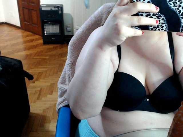 Bilder Kimberly_BBW IS MY HAPPY BRITDAY MAKE ME VIBRATE WITH TOKENS I WANT TO RUN