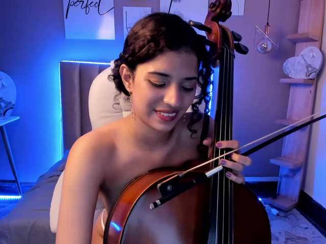 Bilder MiaCollinns FANBOOST = FINGERING ♥Hi guys I play my cello today, Try to take my concentration with your vibration Remember follow me on my social media.