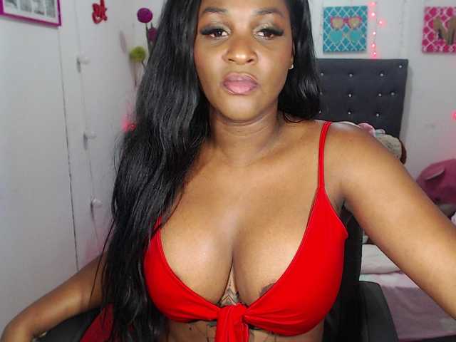 Bilder miagracee Welcome to my room everybody! i am a #beautiful #ebony #girl. #ready to make u #cum as much as you can on #pvt. #sexy #mature #colombian #latina #bigass #bigboobs #anal. My #lovense is #on! #CAM2CAM #CUMSHOW GOAL
