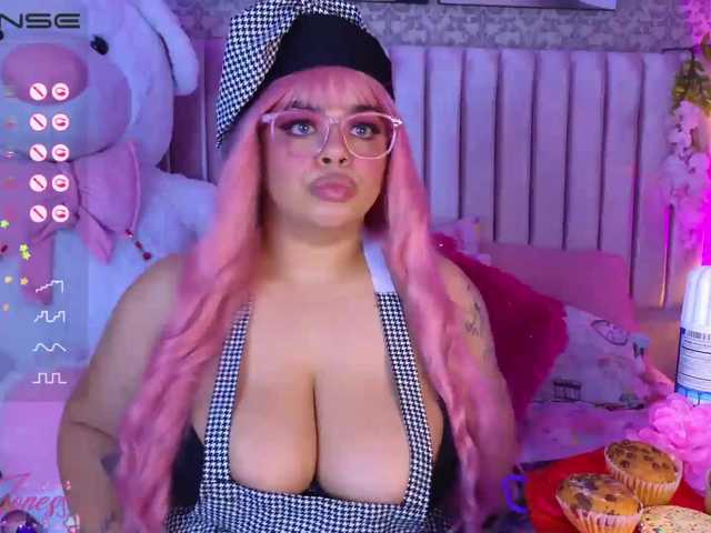 Bilder Miah-Joness1 ♥Super Sweet Cake lick and Smash ♥ honey let's lick your cake for every 50 tkns ♥ Smash Sweet Cake for 250 tkns ♥ @total @sofar @remain