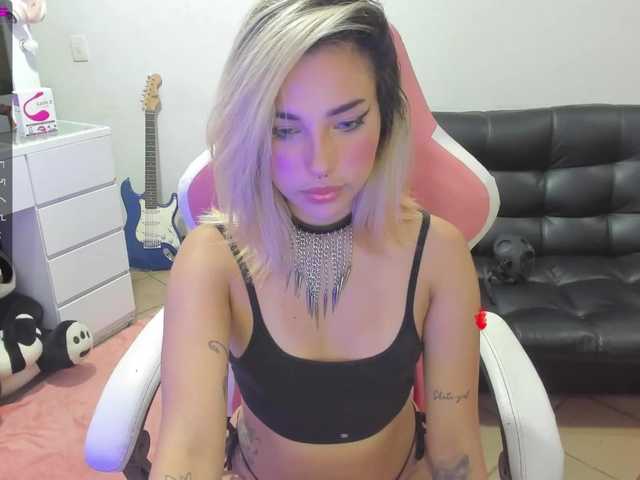 Bilder MichelleLarso Hi! Welcome to Michellelarsson_'s room. Can you help me relax? :р ♥ Butt plug and vibro sh➊w! ♥ Lush on! ♥ Multi-Goal : #cum #smalltits #squirt #lovense #anal #cum