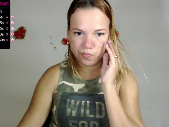 Bilder MikahLatin lovense 3 is on//make me wet with somes vibes and me squirt with 555 tks/