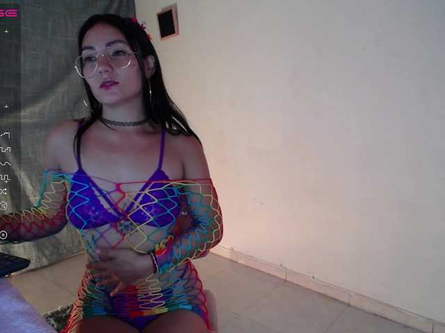 Bilder Mileypink hey hey guys, welcome to my room naked [ 100 tokens left ] #shy #18 #new #teen #cute