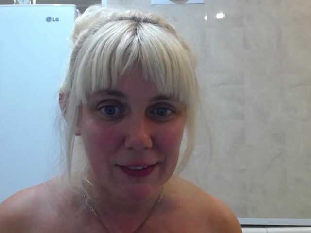 Bilder YoungMistress Lovense ON 5 tok. FOLLOW MY TWITTER @sunnysylvia5 I am Sexy with natural beauty! Long nipples 4cm and pussy with big lips and loud orgasm in private! Like me- put love, give gifts