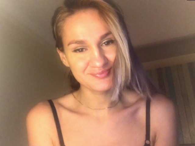 Bilder Mirellia Looking for a sexy girl;)? well join up then;)