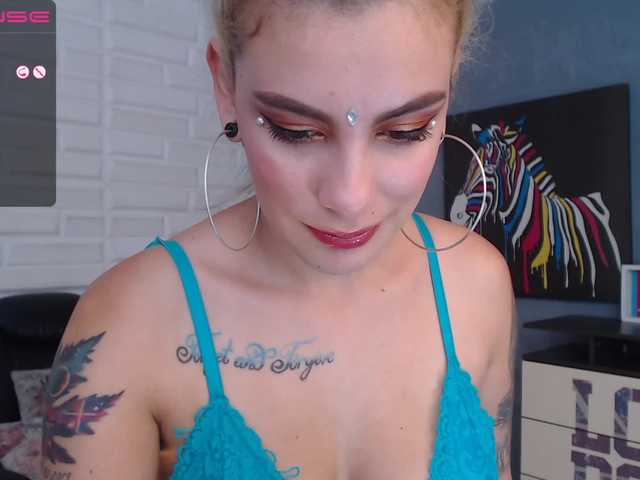 Bilder MollyReedX ♠ Pin up girl ready to have fun today ♠ ♥♥ Fingering for 120 ♥ Spank my Pussy daddy!!!