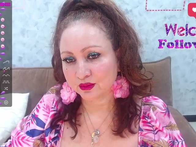 Bilder MommyQueen Hi guys. Welcome ...my room. I am mommy queens. mature, I like. fantasy and kamasutra. let's go my goal 500 tk. #mature #deeptroat #blowjob #latina #new