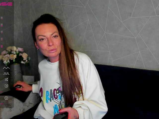 Bilder MonicaGucci Hi, I'm Monica!! Lovence from 2 tokens, only full private.❤️ [none] Lovence levels 2102051100201 favorite vibration 55 and 100