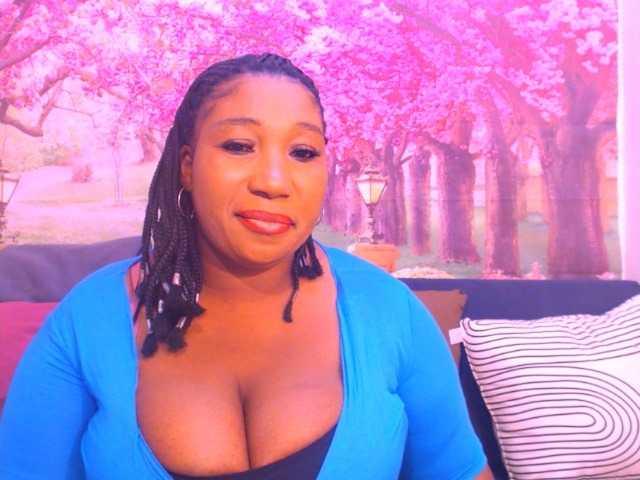 Bilder mysticeboney #bbw,bigboobs,bigass,lovensepussy.ebonyqueen..100tkns