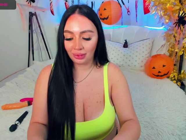 Bilder NikitaGrey Please be my hero, to the goal left 500 tokens will do any hot sexy show