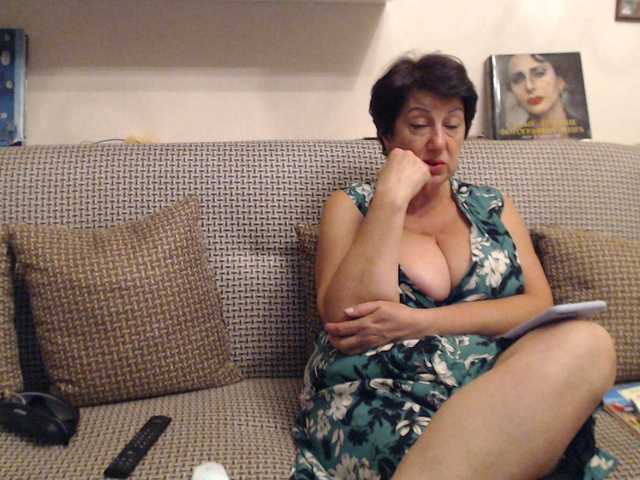 Bilder NINA-RICCI CHEST in the general chat 200 tokens, or private..I don't go for ***ps.CAMERA only in private and full private