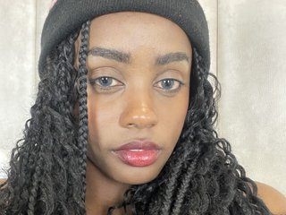 Erotisk videochat NymzieLoren