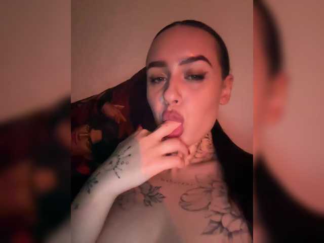 Bilder OriginalHOOLi Lovense from 2 tk❤️Fuck me now, daddy))My fav vibration- 22 tk. Random 21 tkBefore private 100Squirt and penetration after@total - countdown: @sofar collected, @remain left!