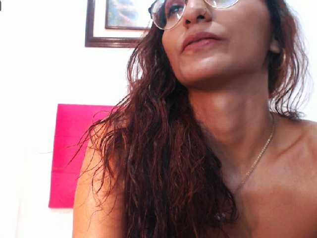 Bilder PennyTaylor Enjoy with me a delicious oil bath all over my body ♥Flash Pussy 40♥Fingering 190 ♥Fuckshow at goal! 550