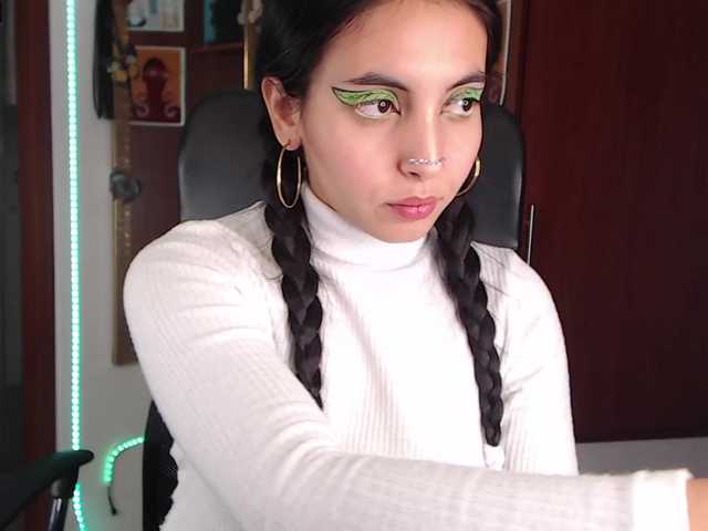 Bilder PepperLara #makeup #sexy #colombian #latina #latingirl #bdsm #bigass #prettyface #culogrande #coño #pussy #lovense
