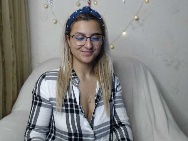 Bilder PlayfulNicole Lets meet better and lets have some fun :) Lush is on :) Offer me pleasure with your *****s ;) follow me