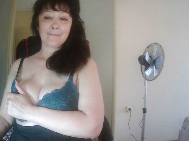 Bilder poli0107 LOVENSE ON from 2 tokensPRIVATE GROUP CHAT . SPYPM 20 tokcam2cam in spy