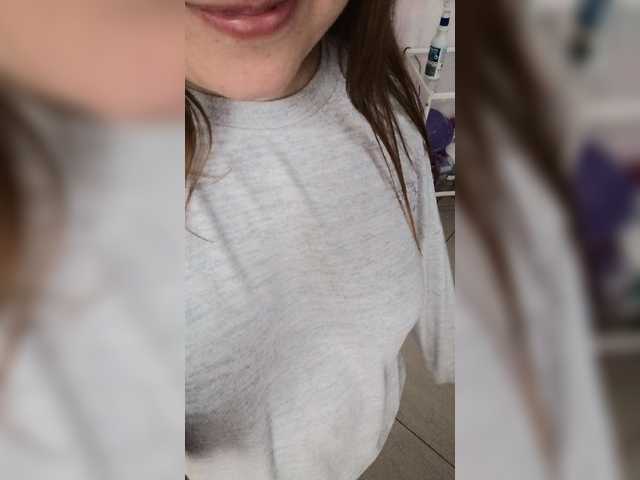 Bilder Princess888 Hi! I am a virgin :). Lets play with me and have fun :). Click on the heart ). I speak English. Lovense works from 3