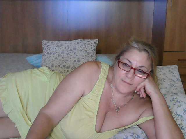 Bilder Mary_sweet MATURE WOMAN(60 years-)#MILF#BIG TITS NATURAL#HAIRY PUSSY#SMOKER#Guys press on the heart from the right angle if you like me#C2C IN PRV,GROUP OR IN CHAT FOR 199TKS(5MIN)#PM20TKS