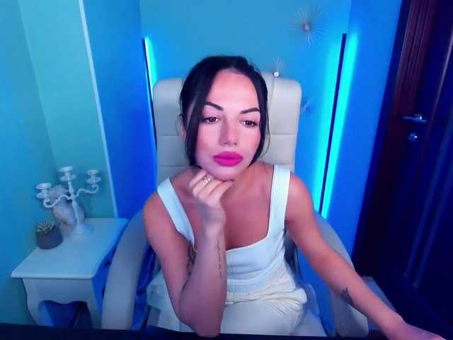 Bilder Addicted_to_u Glad to see everyone! Show only in private! Get up 50 ..s2s 200 ... Order pizza for me -1234 tokens .. Give a bouquet of flowers 1500..Food for my bald cat 707) Blown up in private - 500 tokens) blowjob in private 666 ) toys in private -987 tokens
