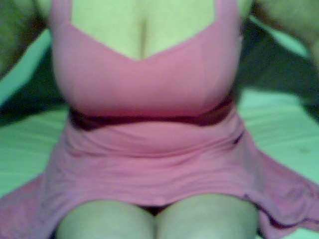 Bilder redcherry I love to caress my pussy and cum in ecstasy, your gifts cheer up and make my pussy get wet Make love. I have a sound, turn it on