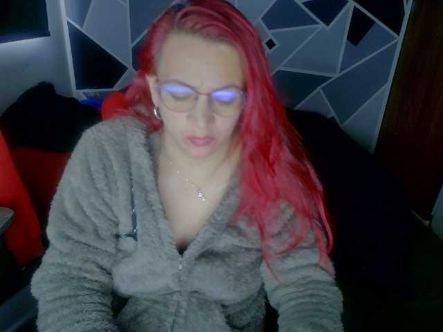 Bilder redhair805 Welcome guys... my sexuality accompanied by your vibrations make me very horny