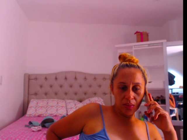Bilder RoxanaMilf I want to have 5000 to make an explicit show with the oils, we need 1053 We have 3947 5000 3947 1053