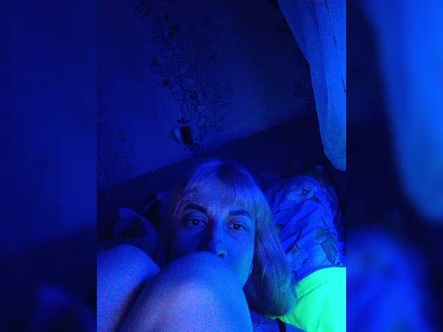 Bilder RussiaBADGIRL I'm stupid wet bitch from Siberia. I want u to see my wild crazy strong orgasm when I smoking... I like it :) Give me a tokens please, I want you so much!!