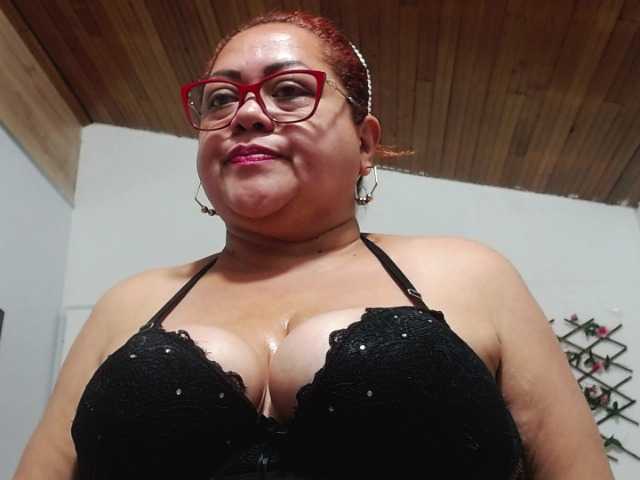Bilder Samantta-Jone Come and play with me sexy and hot #mature #bigboobs #milf #bbw #bigass MY GOALS IS: STREPTEASE