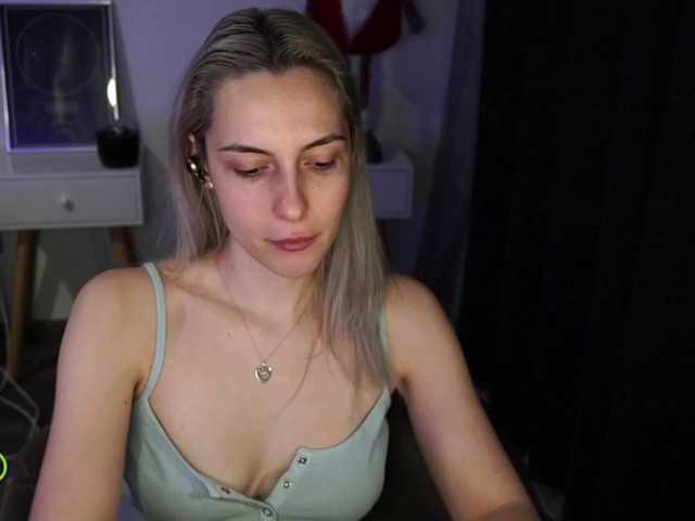 Bilder sensualTrixie Make my pussy wet, Lush is ON! Tip 23 for Ultra High vibes 3 sec. -Top off- [none] remaining tokens