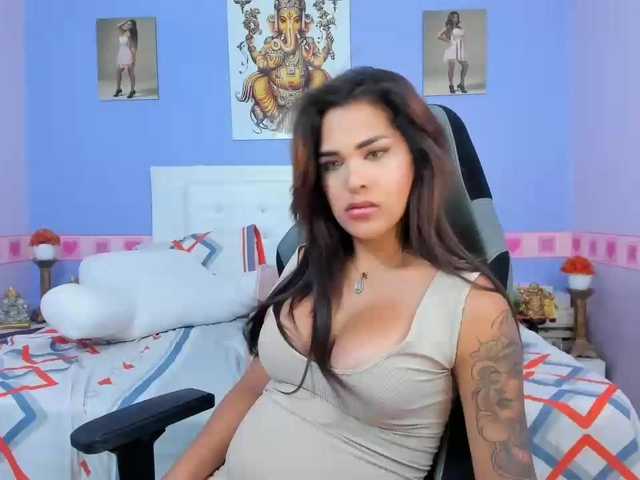 Bilder shadia_orozco Hello guys welcome to my room l am new girl latin colombian here l have big orgasm in pvt promise l have lovense in my pussy my now torture big squirts in full private show promise make me horny