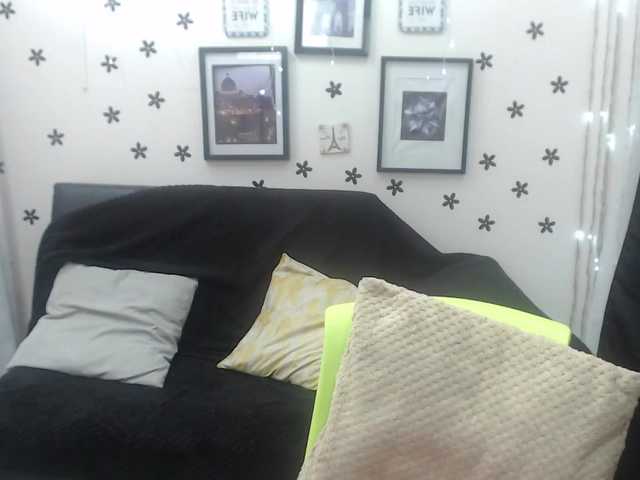Bilder ShantalGodiva Welcome to my room! LOVENSE ON.. make me wet please
