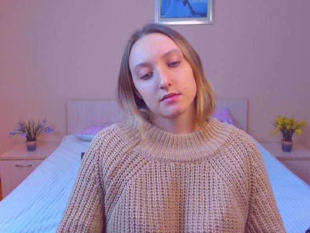 Bilder ShondaMarsh I don't undress in the free chat. an air kiss - 25 tokens, to show the whole body-60 tokens, to turn around in the pose of a dog-150. the rest is only in private