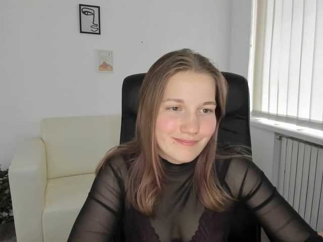 Bilder Shinylola hello! i`m new one here! and I`m totally shy ♥ who wanna see my dance? or maybe strip in pvt? ehehe #new #teen #18