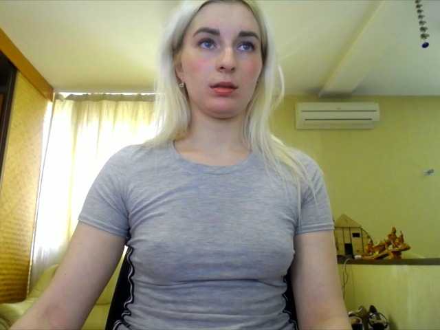 Bilder SweetGia like 11 / ass 50 / chest 80 / feet 20 / control toys 199 10 min/more pvt c2c 25/33 ultra 33 sec/blowjob 60/snap355/ AHEGAO FACE 13/ naked 350/oil bobs 111/