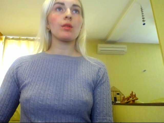 Bilder SweetGia like 11 / ass 50 / chest 80 / feet 20 / control toys 199 10 min/more pvt c2c 25/33 ultra 33 sec/blowjob 60/snap355/ AHEGAO FACE 13/ naked 350/oil bobs 111/ice in panties: 110