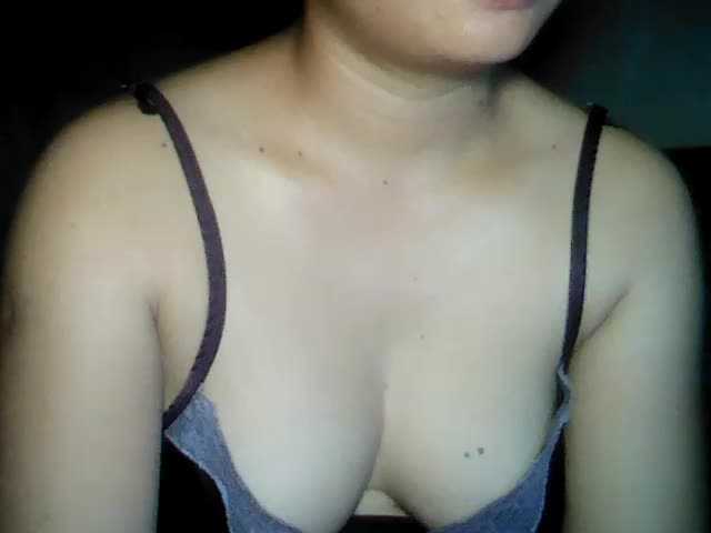 Bilder sweetsexylipz hey guys welcome to my room ♥I'm Flexible girl ready to have fun,