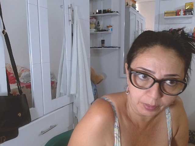 Bilder sweetthelmax HAPPY YEAR dear members today is our last day of broadcast I hope it is not the last wish that there will be many more I appreciate your partnership during these 365 days # show cum # show squirts # boobs 65 # ass # 35 # blow job 45 "" "