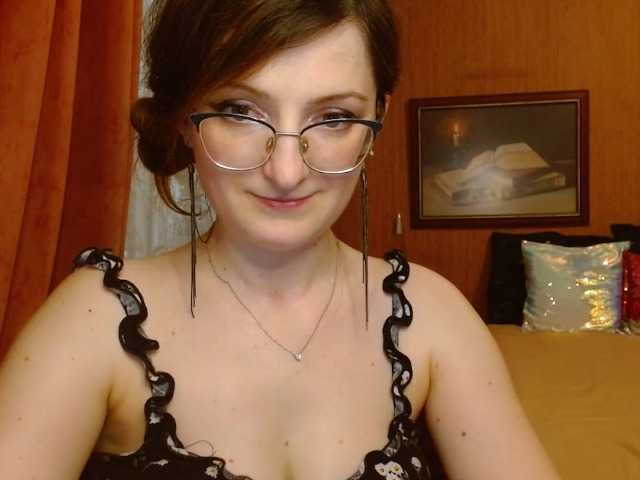 Bilder tastyAriel Sweet and yet dang naughty ;) #innocentface #sweet #petite #glasses #fetish #natural #domina #teaser #cfmn #joi #cei #cbt #sph