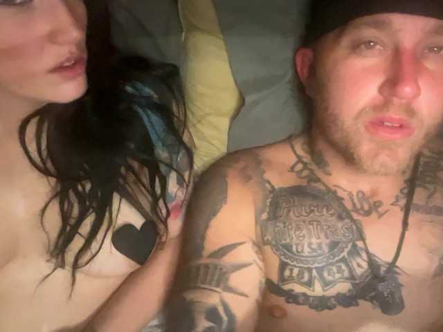 Bilder Tattedtrouble Make us an offer before you send tokens and see if we accept ? for example ; you- “ I’ll give you 100 tokens to 69 each other for 5minutes showing everything ” ….Us - were hungry anyway…. Lol deal send em to start