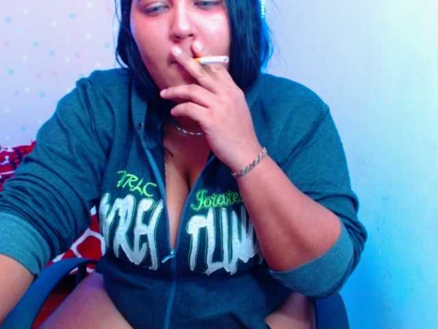 Bilder Themistress #findom #smoke #mistress #bigboobs #sph #lovense