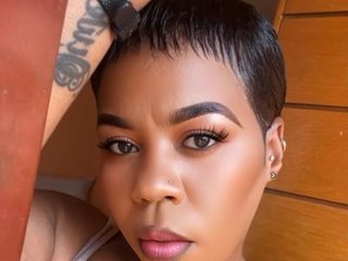 Erotisk videochat THICKBUNNYCHICKxx