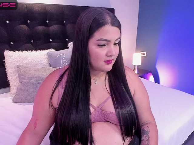 Bilder TINAHILLS Let me wrapp on my big thighs will crush your hot cock and my big smile will make you crazy - Multi-Goal : ♥♥Our cum♥♥ #curvy #cum #bigboobs #bigass #lovense