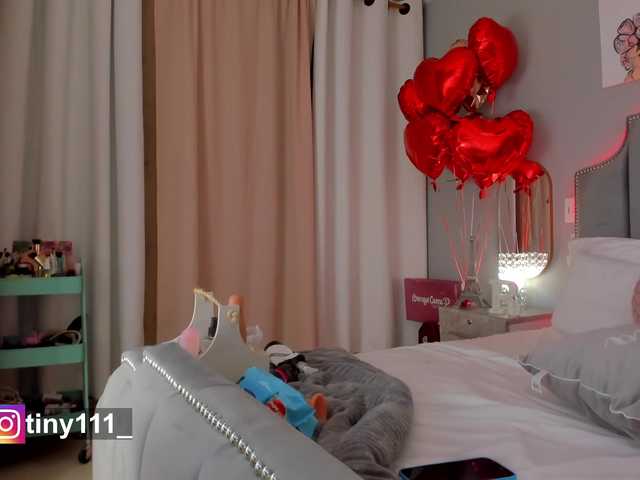Bilder Tiny_111 (ONLY TOKS IN CHAT PUBLIC) new week to have many orgasms with you that excites me, send many 101 tks until you make me explode
